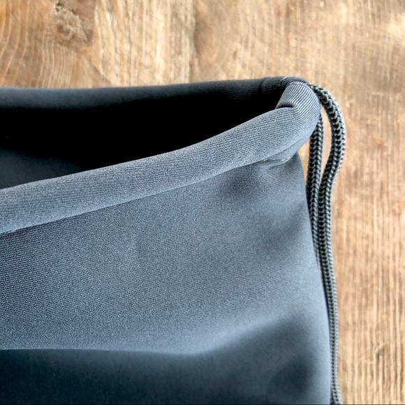 Rodan + Fields neoprene drawstring backpack NIB - Picture 7 of 11